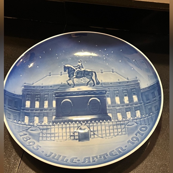 B&G Denmark Plate - Amalienborg The Royal Palace - Jule Aften 1970 - Picture 2 of 3